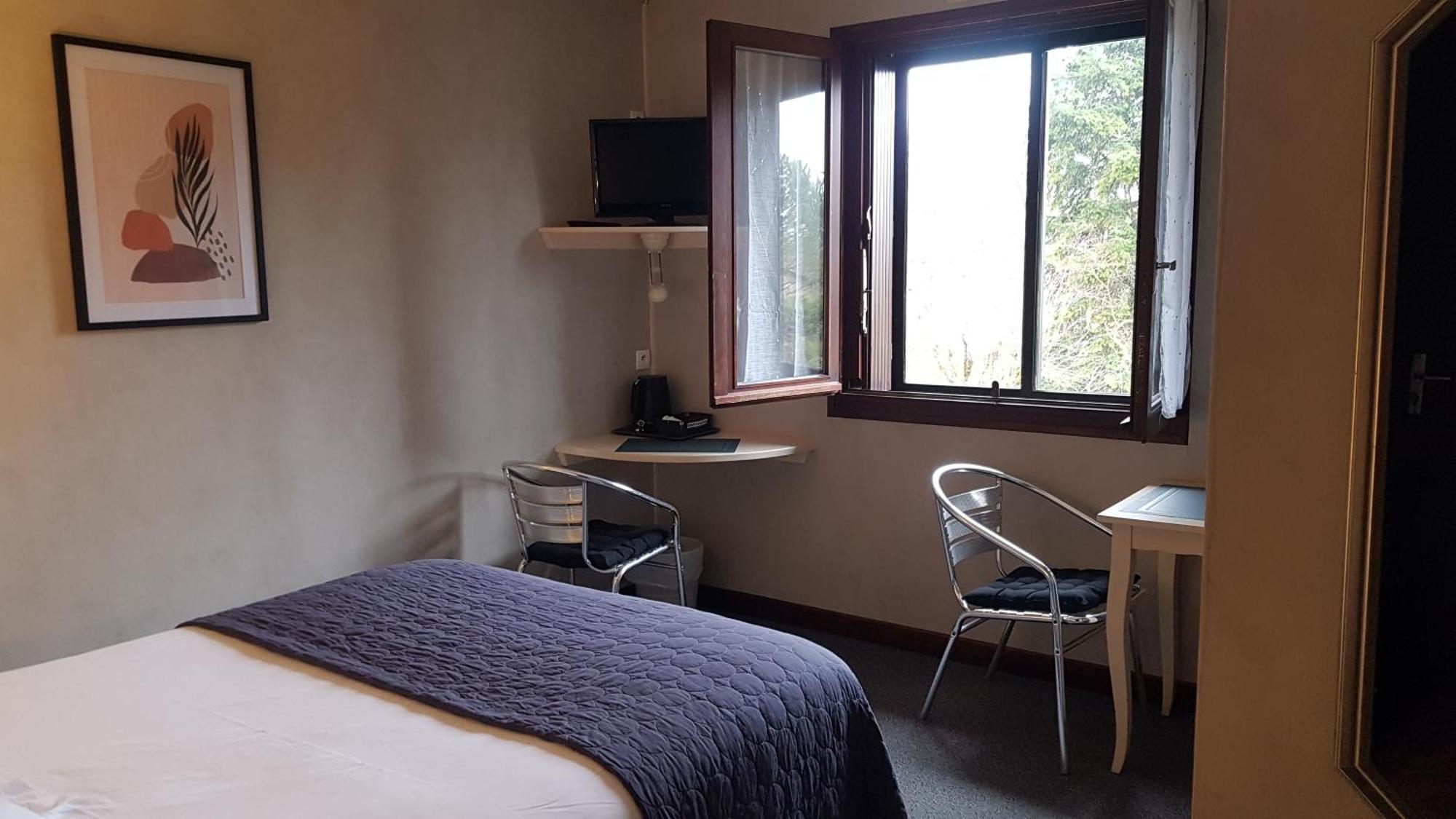 Hotel Logis Relais De Frejeroques 2*