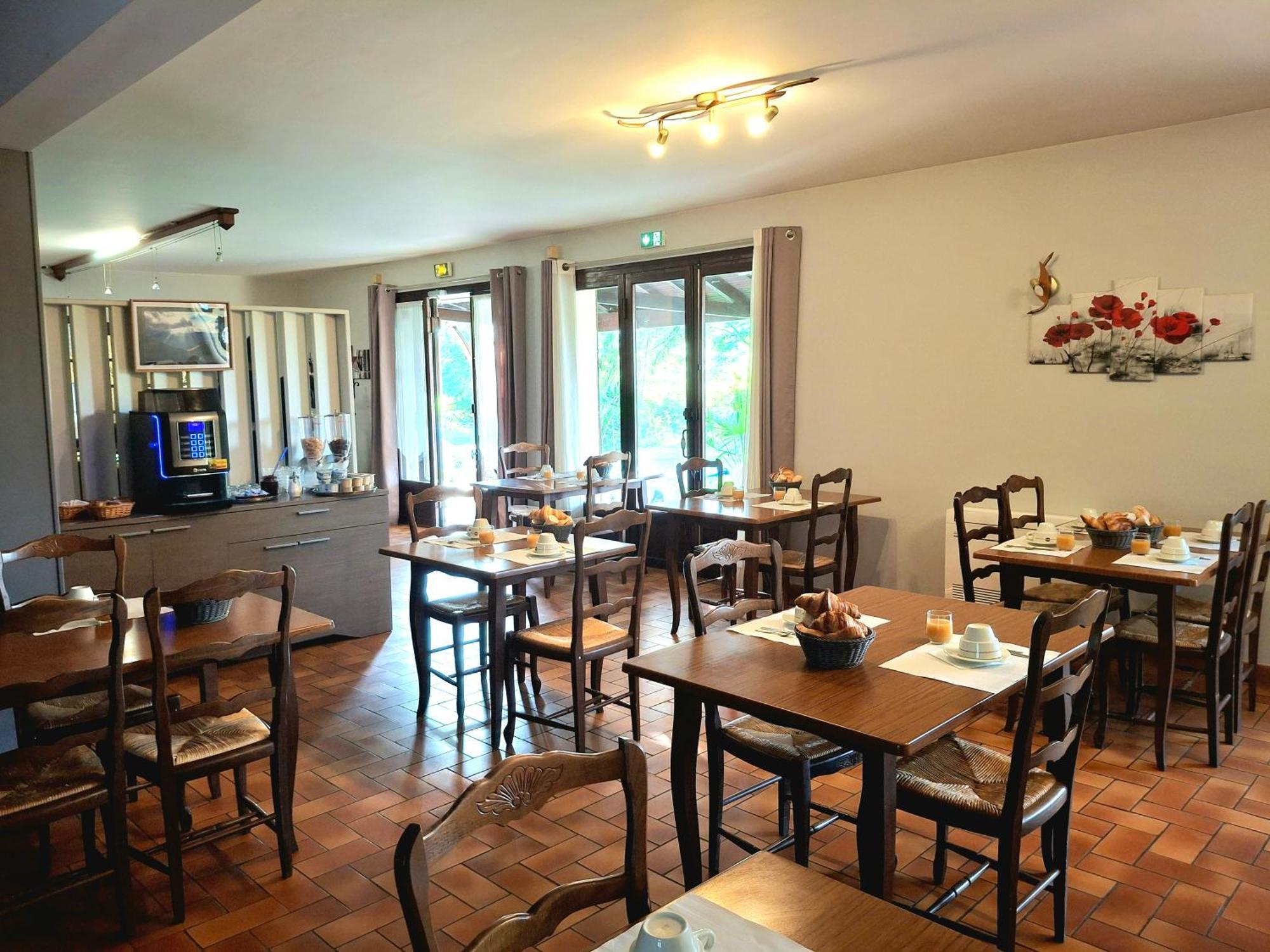 Hotel Logis Relais De Frejeroques Foissac (Aveyron)