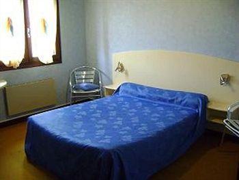 Logis Relais De Frejeroques Hotel Foissac (Aveyron)