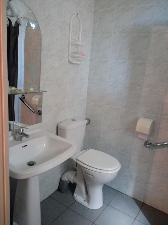 Logis Relais De Frejeroques 2*
