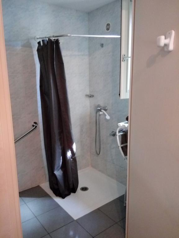 Logis Relais De Frejeroques 2*