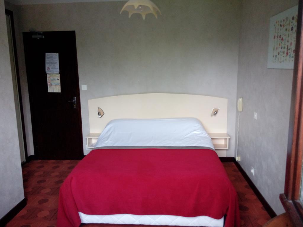 Hotel Logis Relais De Frejeroques Foissac (Aveyron)