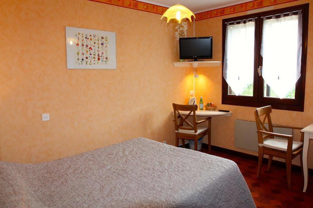 Logis Relais De Frejeroques Hotel 2*