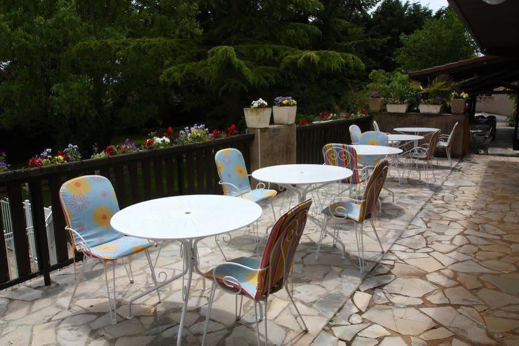 Logis Relais De Frejeroques 2*